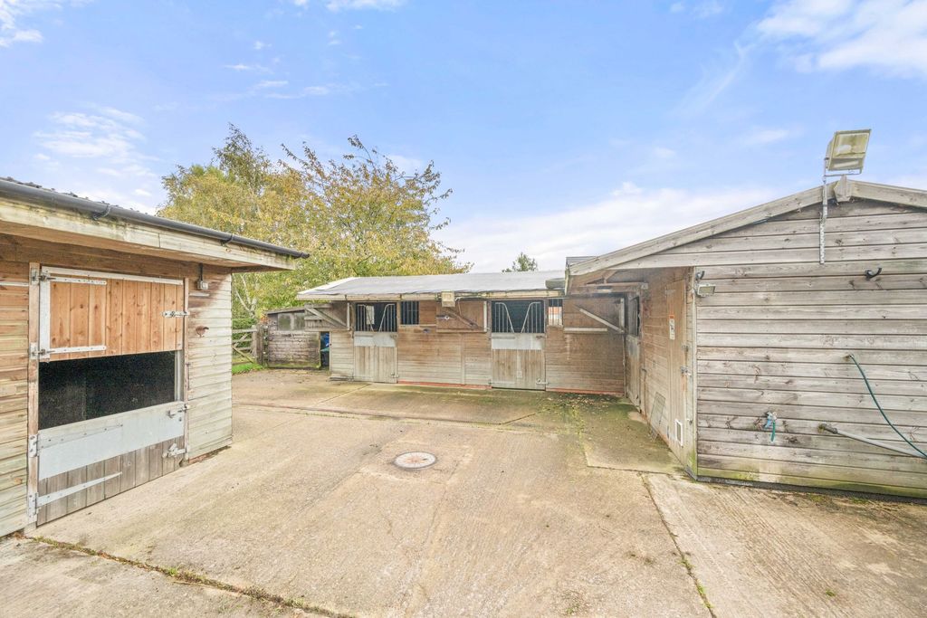 Property photo 3 of 29