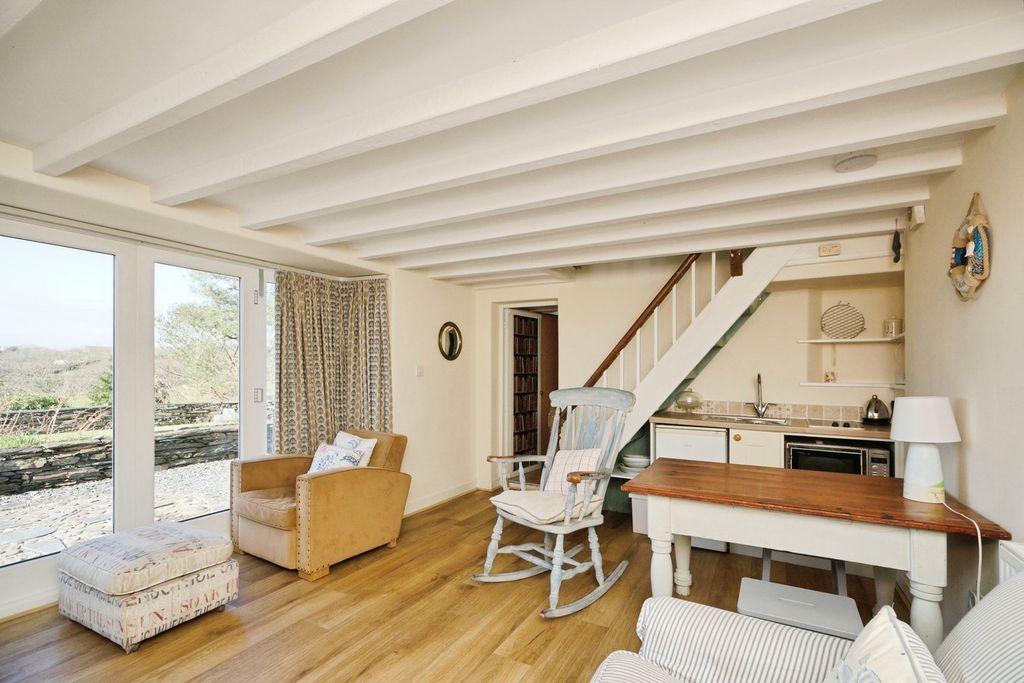 Property photo 2 of 35