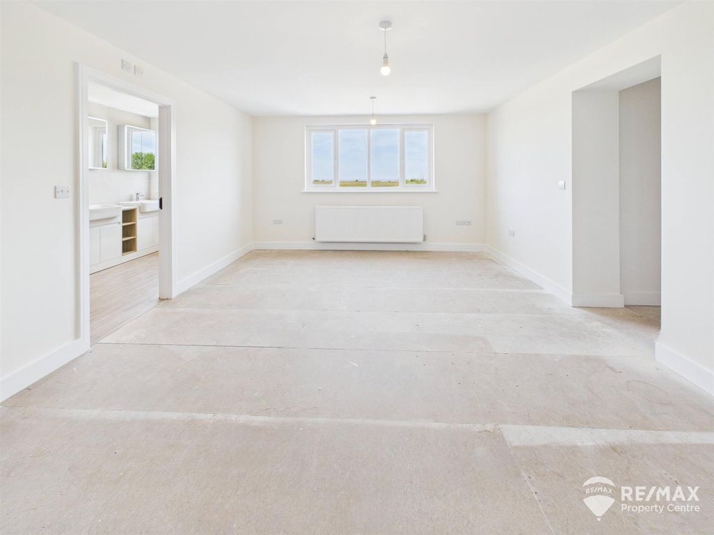 Additional image 14 of 5 bed detached house for saleOakley Gardens, Little Oakley, Harwich CO12