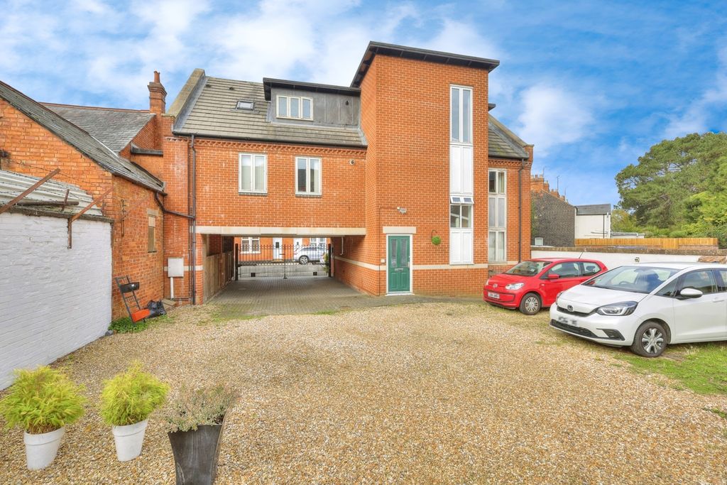 Property photo 3 of 18 Gated Parking