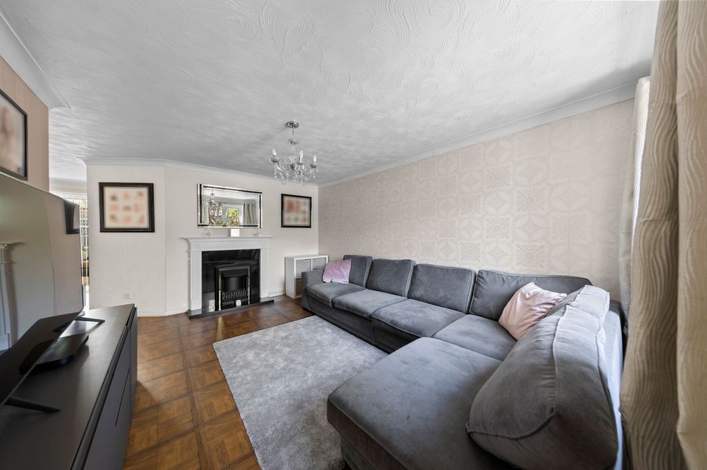 Property photo 2 of 26