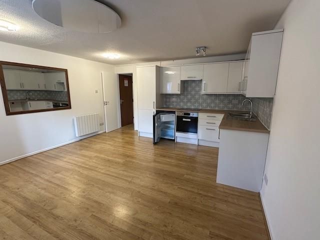 Property photo 2 of 12 Kitchen 2.Jpg