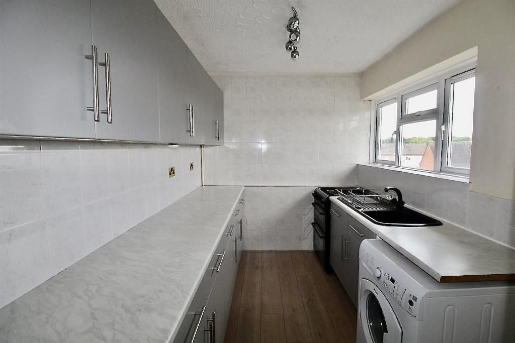 Property photo 3 of 7 Kitchen