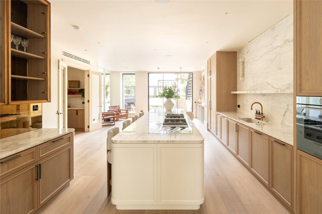 Property photo 2 of 15 Kitchen