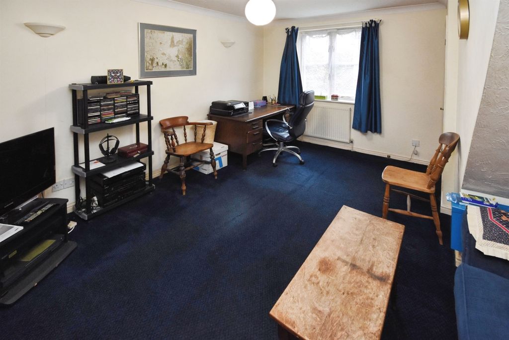 Property photo 3 of 14