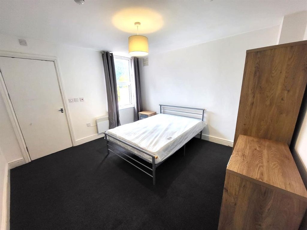 Property photo 3 of 6 Studio Room Pic 2