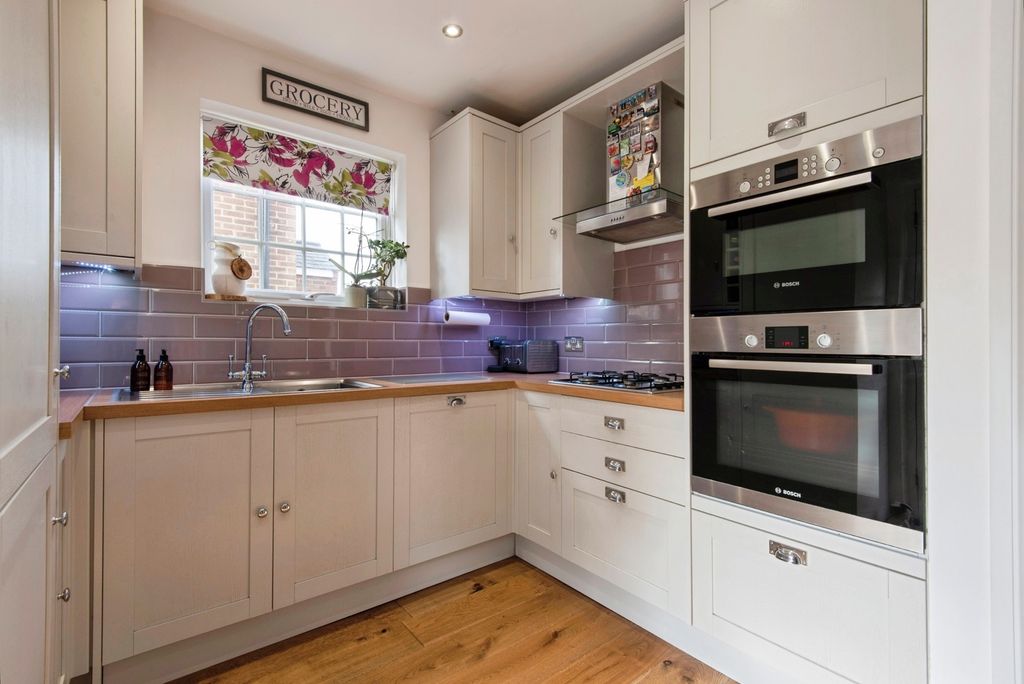 Property photo 3 of 22 Pbox-Img.Jpg