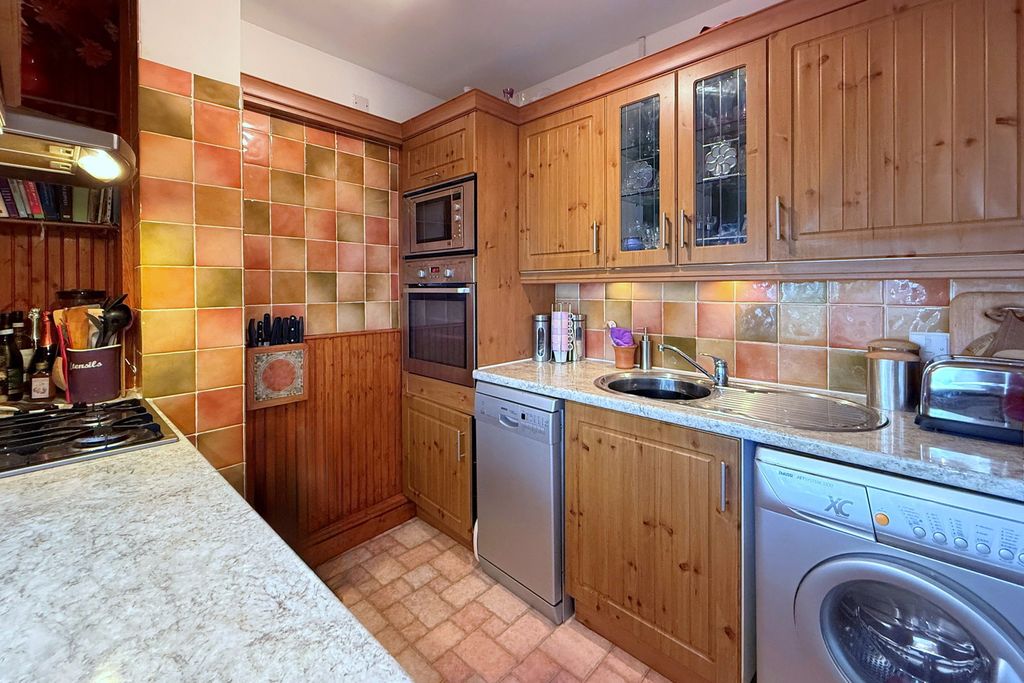 Property photo 3 of 14