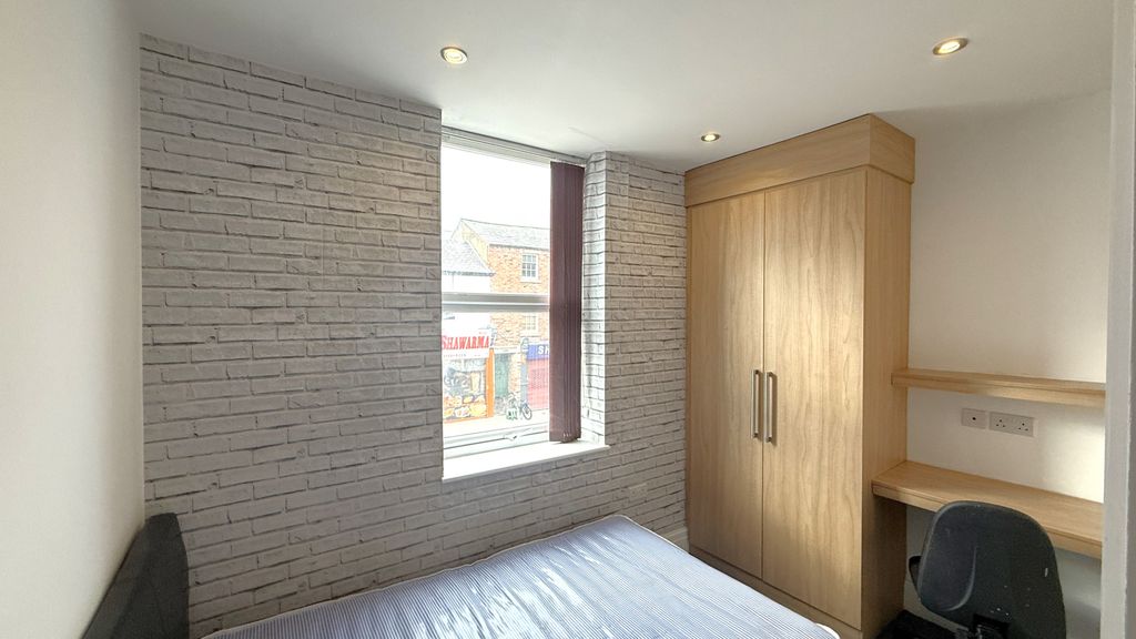 Property photo 3 of 4