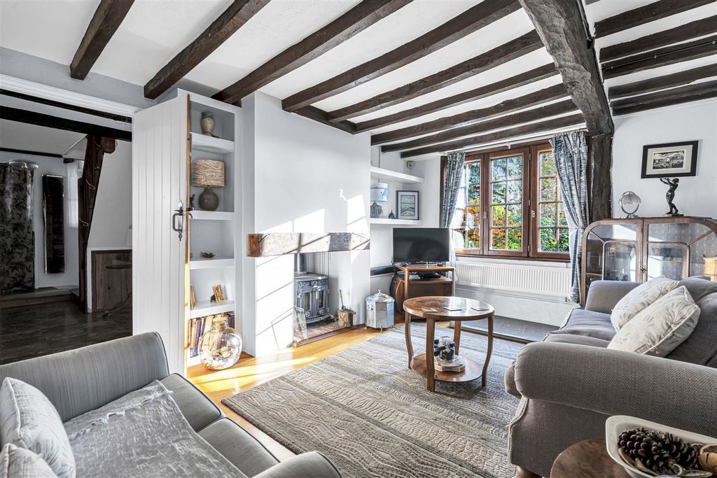 Property photo 2 of 18 Sitting Room