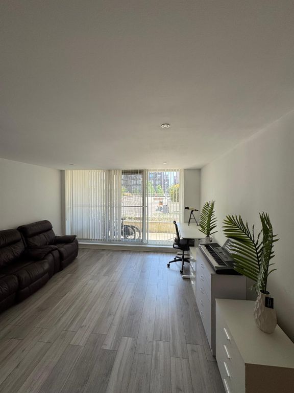 Property photo 3 of 10 1000277841
