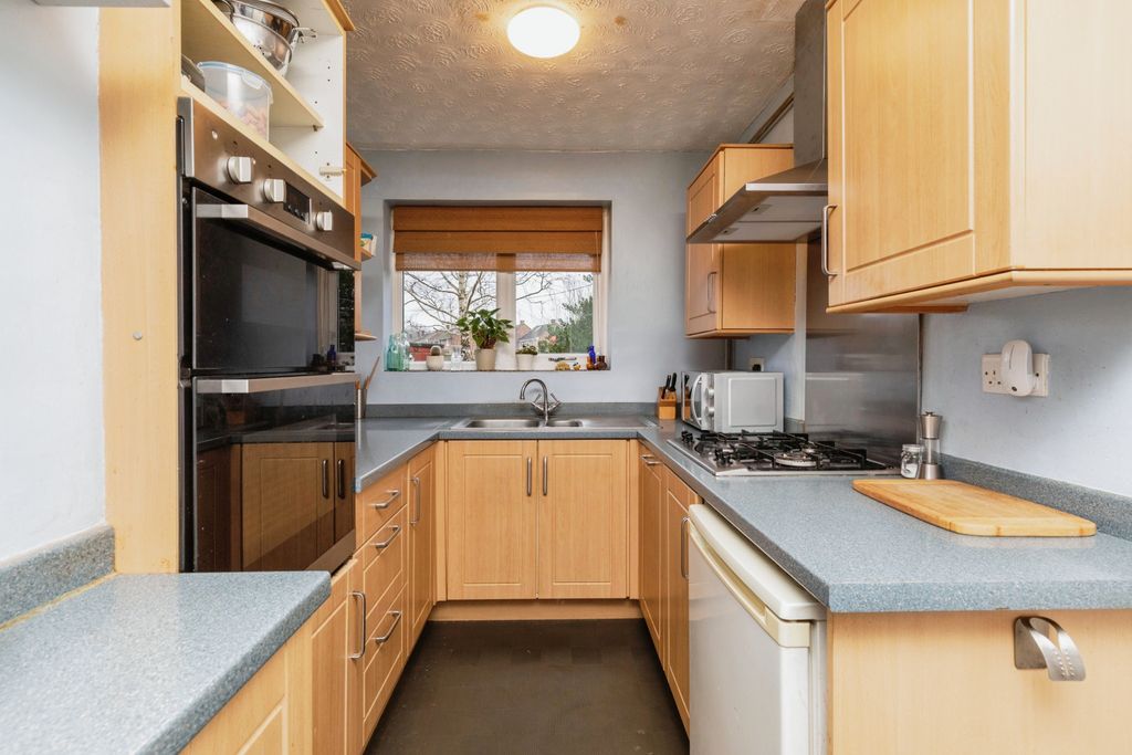 Property photo 1 of 16