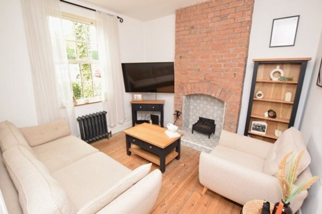 Property photo 2 of 15 Lounge
