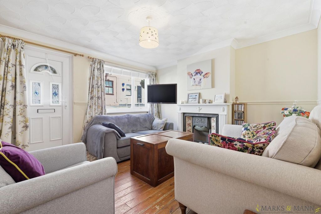 Property photo 2 of 26