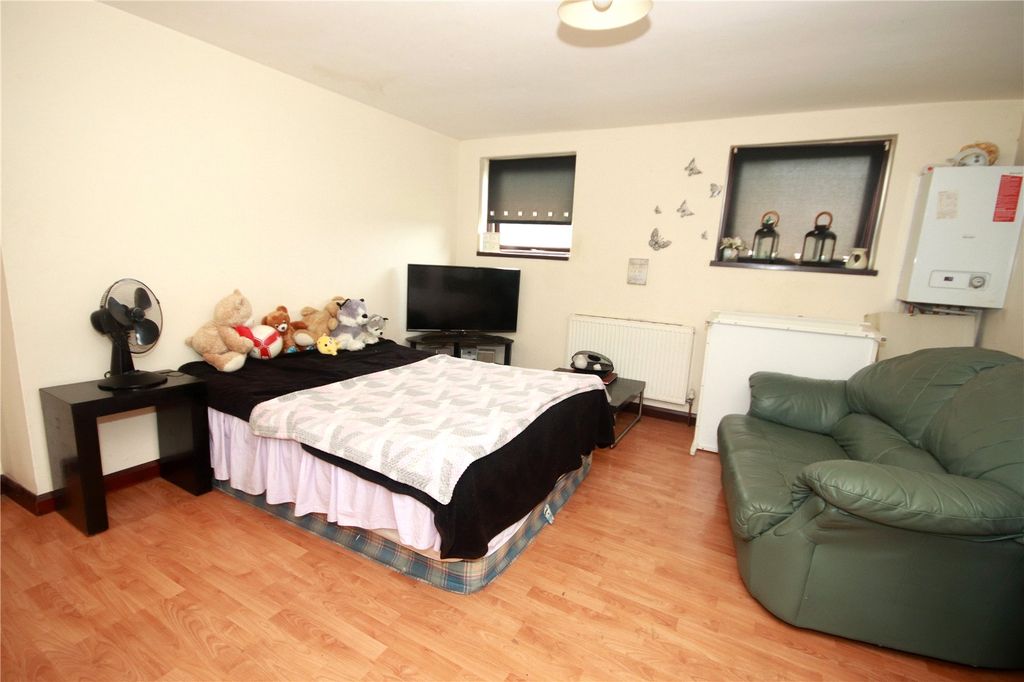 Property photo 2 of 6 Picture No. 04