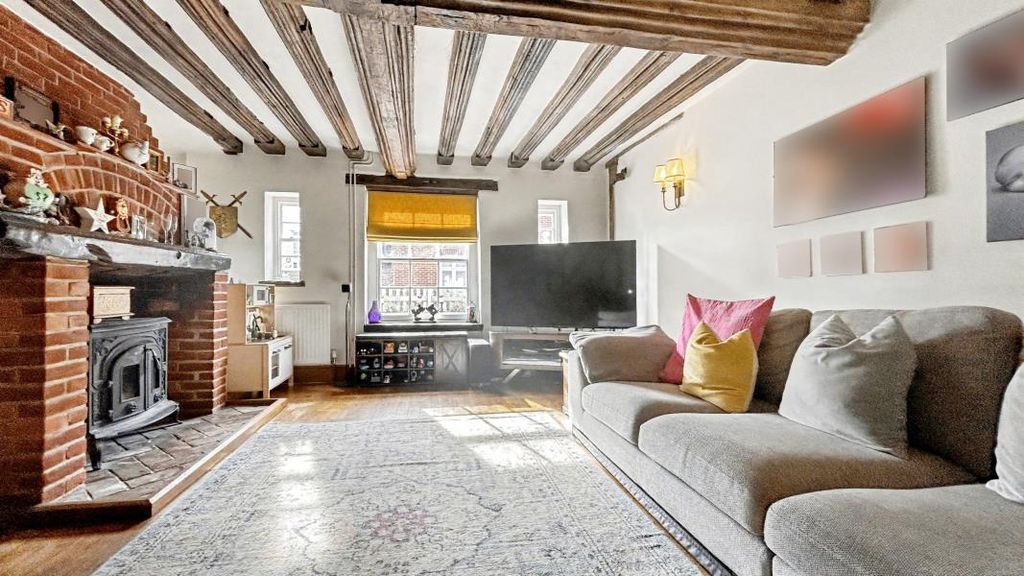 Property photo 2 of 22