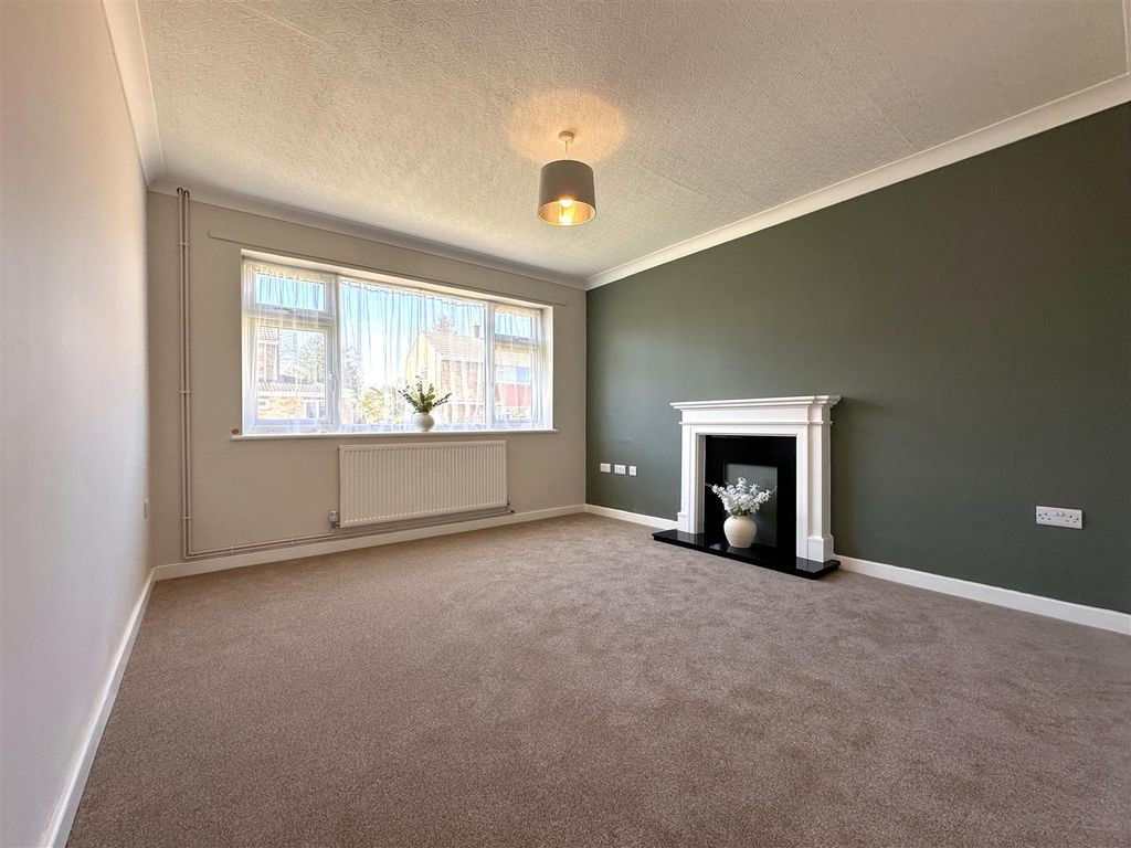 Property photo 2 of 16 Large Lounge 205