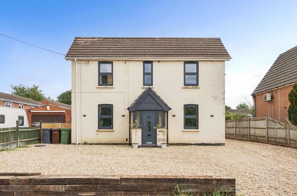 Property photo 1 of 17 1331198-4-688A159...