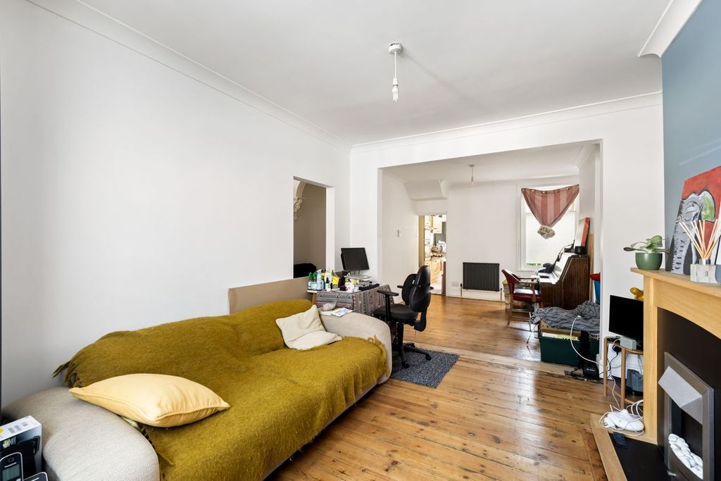 Property photo 2 of 7