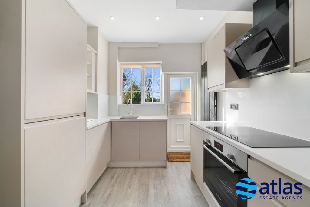 Property photo 3 of 34 Kitchen