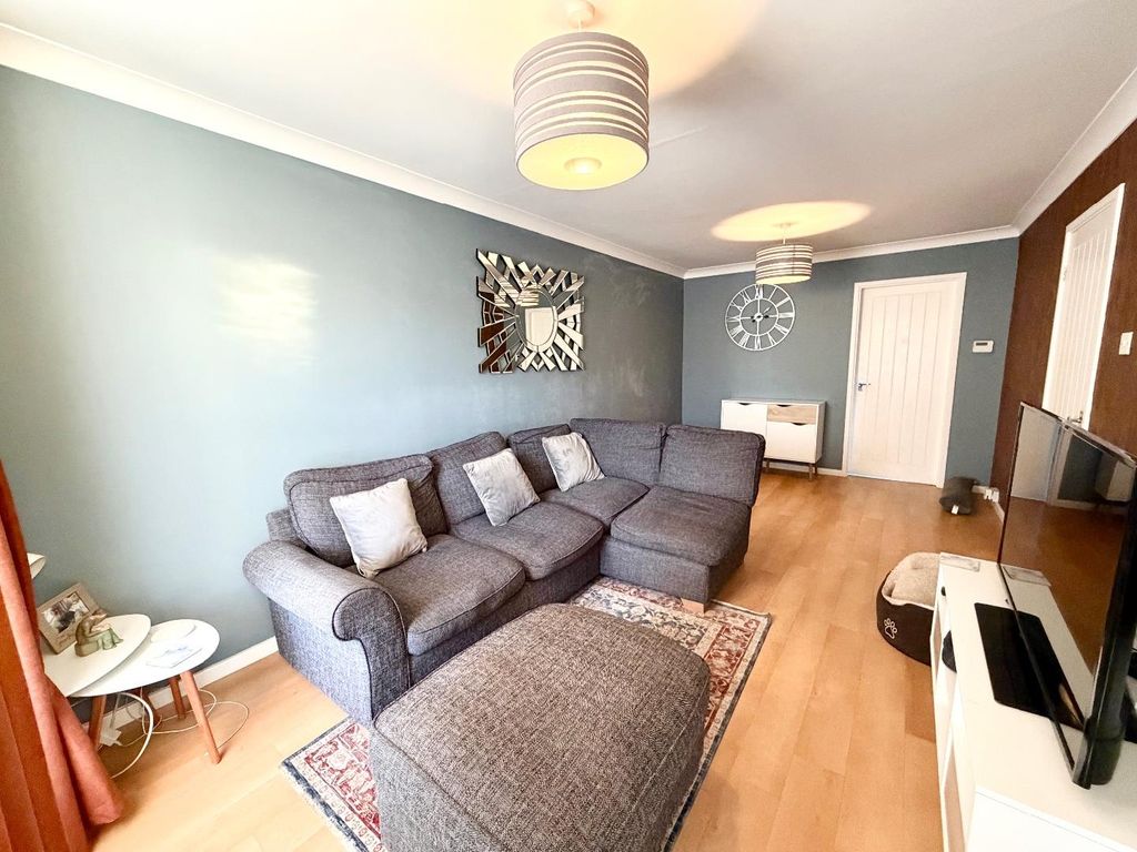 Property photo 2 of 7 Lounge