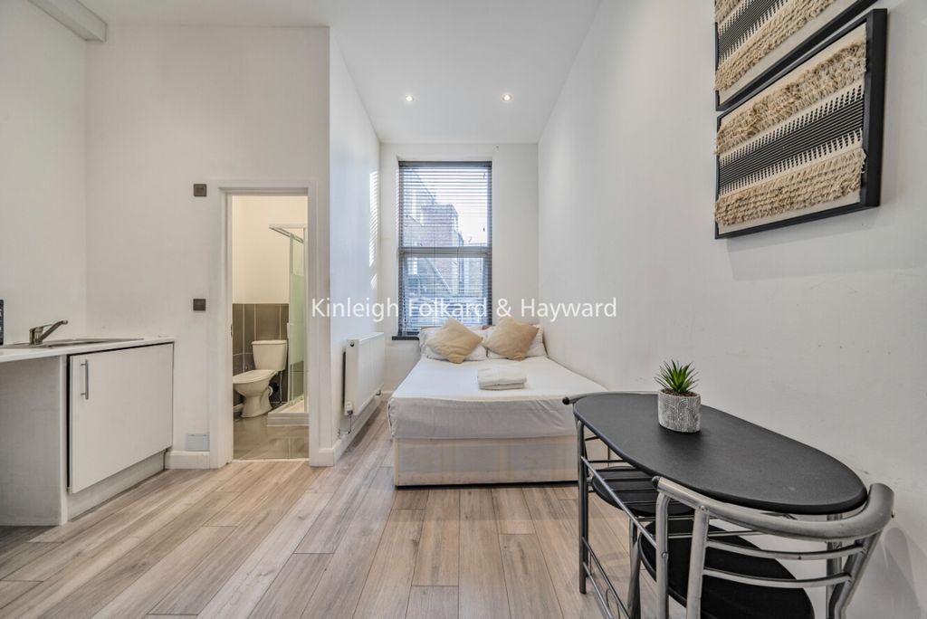 Property photo 2 of 7 Bedroom