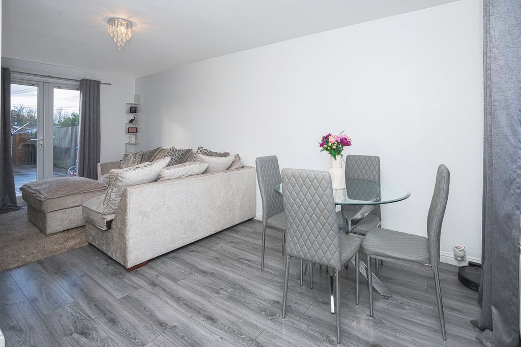 Property photo 3 of 30