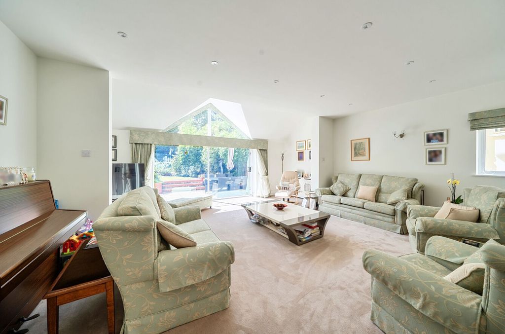 Property photo 3 of 24 1472129-20-6A21A2...
