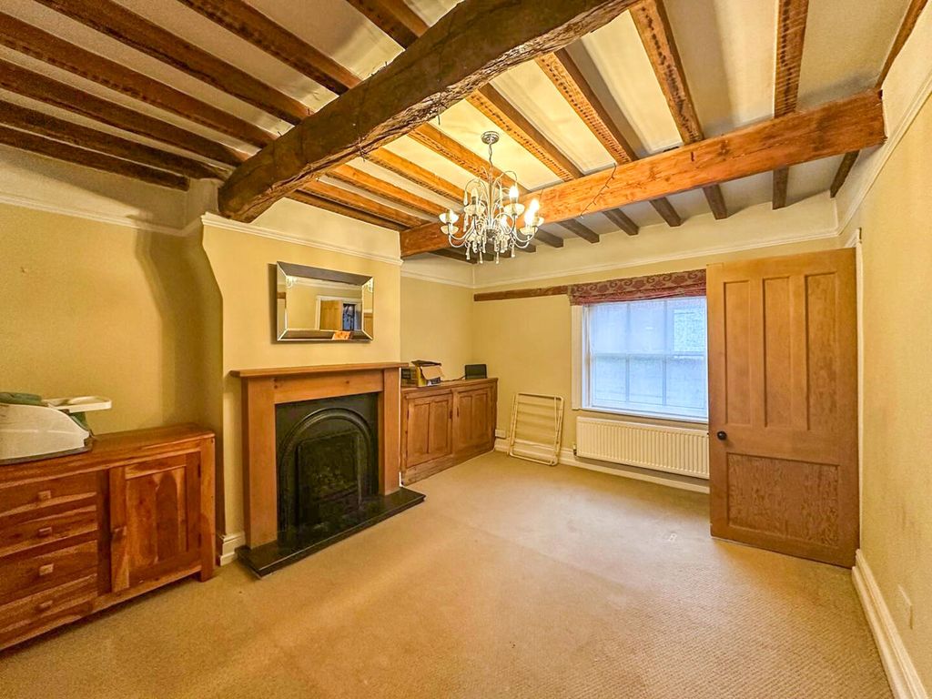 Property photo 2 of 10 Living Room