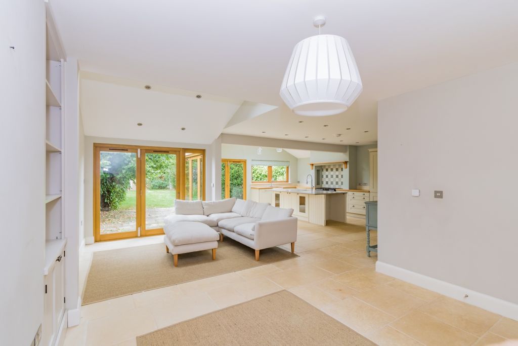 Property photo 2 of 12 69650