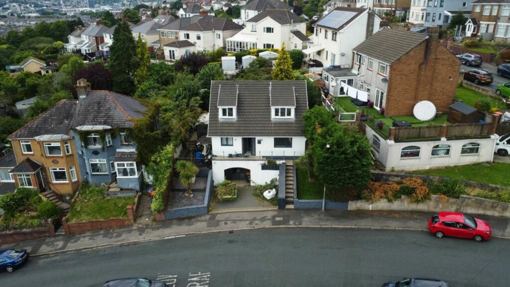 Property photo 1 of 21
