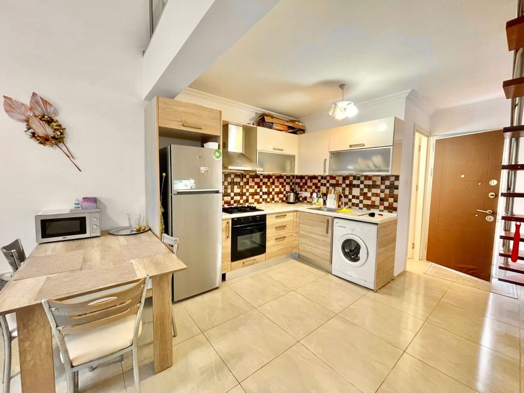 Property photo 2 of 10