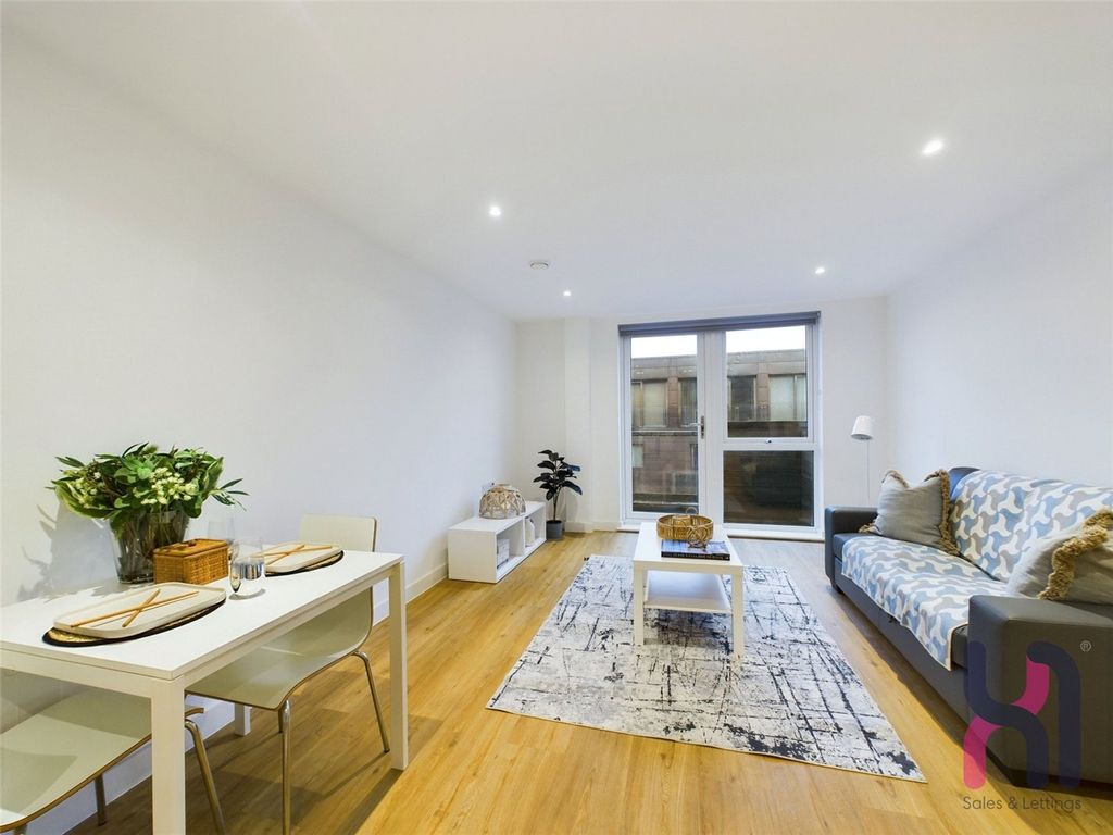 Property photo 2 of 9