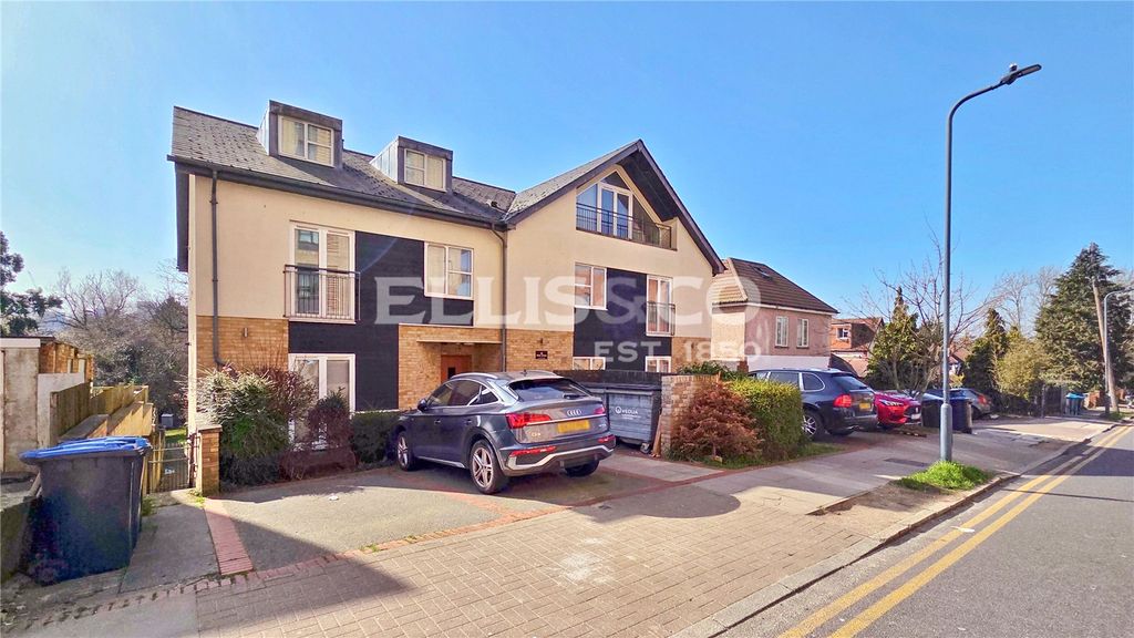 Property photo 1 of 20 Picture No. 14