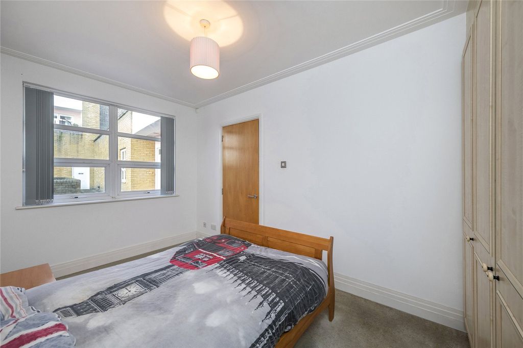 Property photo 3 of 12