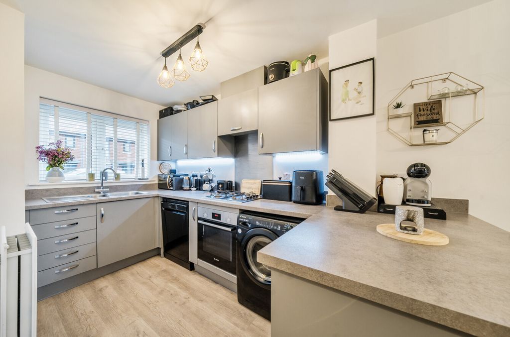 Property photo 3 of 13 1362378-3-68Dfb46...