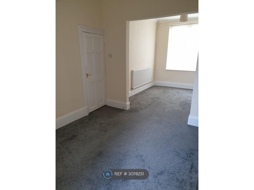 Property photo 3 of 14 Liv Room