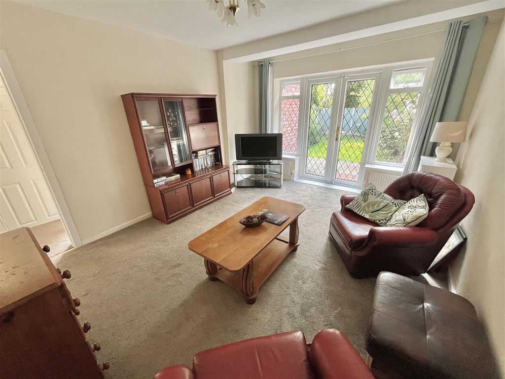 Property photo 2 of 21 Lounge
