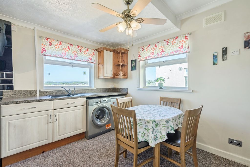Property photo 3 of 17 Pbox-Img.Jpg