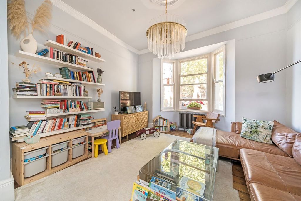 Property photo 2 of 8