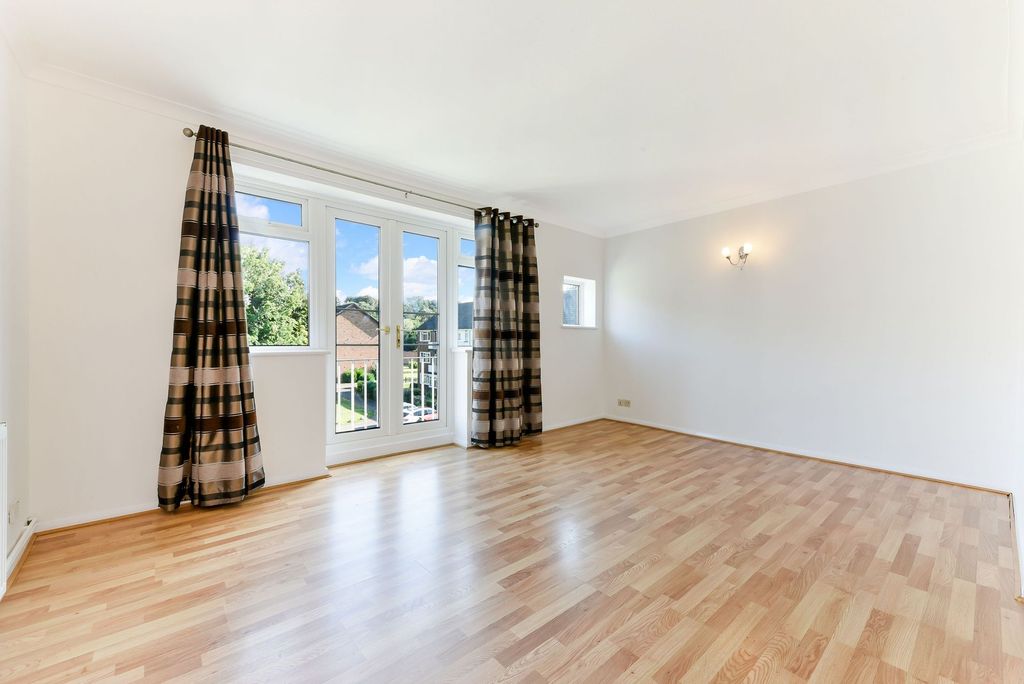 Property photo 3 of 8