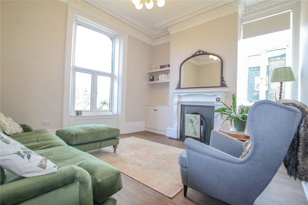 Property photo 2 of 23 Living Room