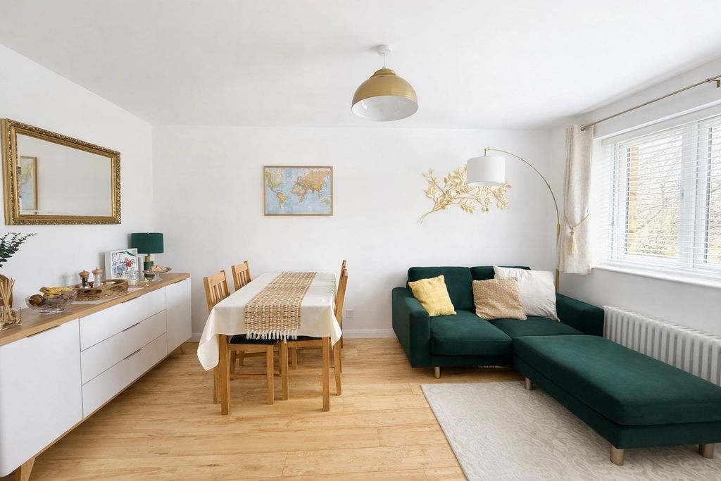 Property photo 1 of 10 Reception