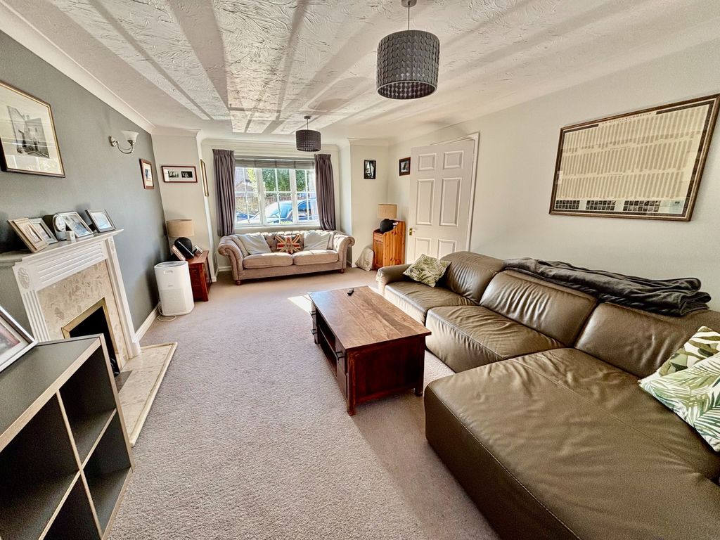 Property photo 3 of 13 Living Room