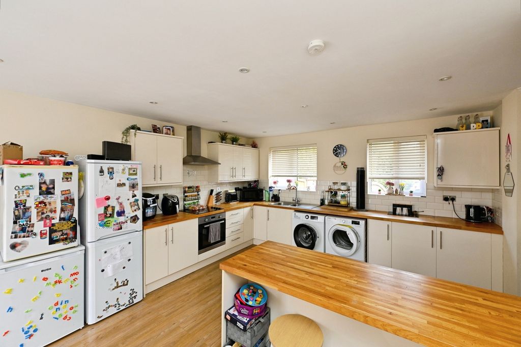 Property photo 2 of 16 Pbox-Img.Jpg