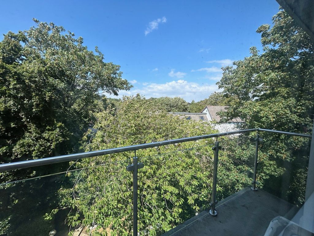 Property photo 2 of 7 Balcony