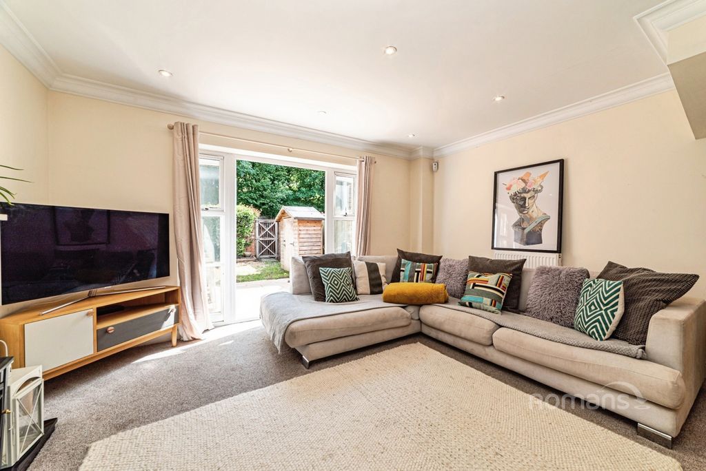 Property photo 3 of 17 Pbox-Img.Jpg