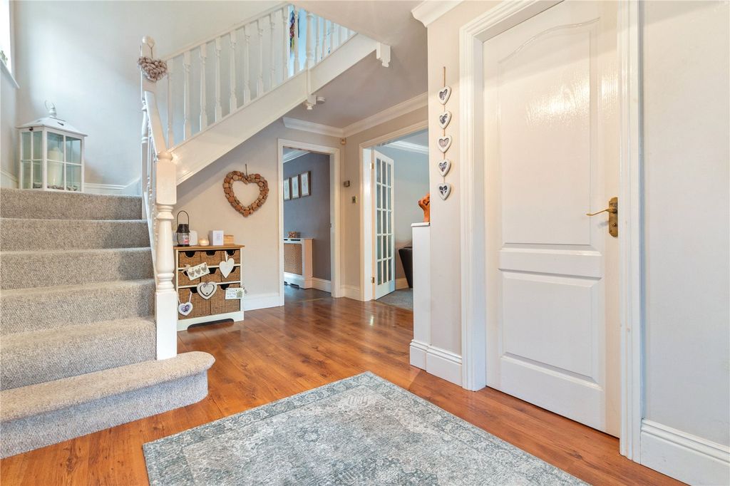 Property photo 3 of 35 Hall