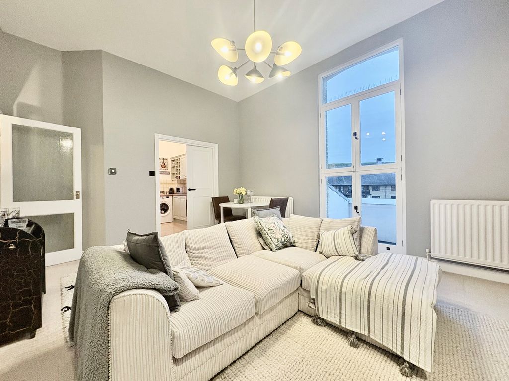 Property photo 3 of 14 Bathroom