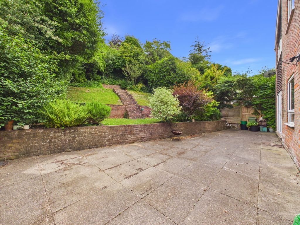 Property photo 2 of 14 Garden